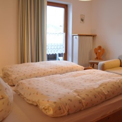 Schlafzimmer Ferienwohnung Bergblick